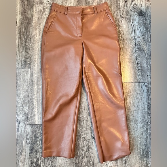 Aritzia Babaton Faux Vegan Leather command Cropped Pant size 6 - Picture 1 of 6